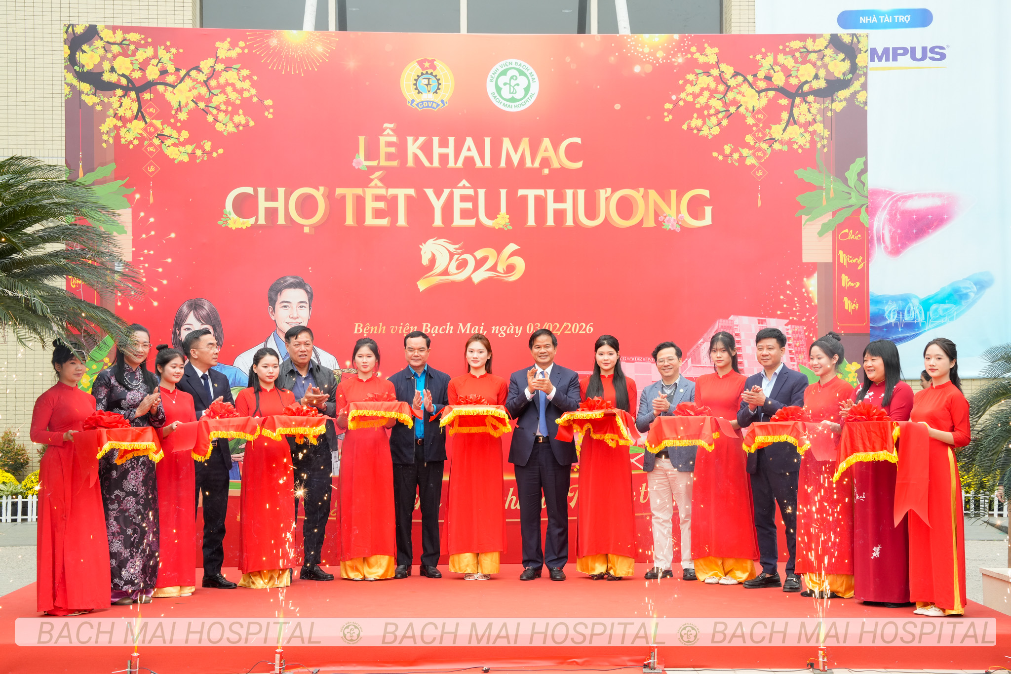 "Chợ Tết yêu thương" mang sẻ chia, ấm áp đến với người bệnh những ngày cận Tết- Ảnh 1. "Chợ Tết yêu thương" mang sẻ chia, ấm áp đến với người bệnh những ngày cận Tết- Ảnh 1.