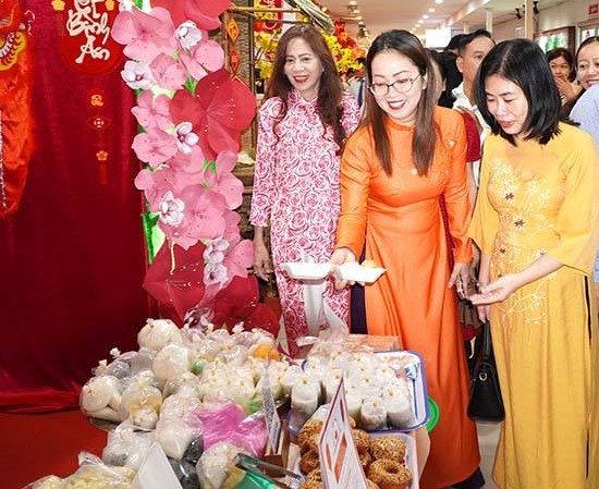 Đường hoa Xuân tại Bệnh viện Phụ sản Cần Thơ- Ảnh 1. Đường hoa Xuân tại Bệnh viện Phụ sản Cần Thơ- Ảnh 1.