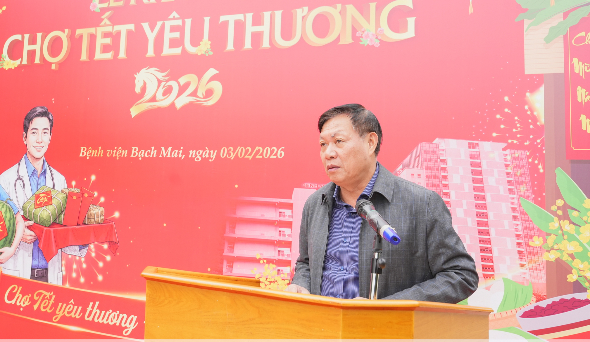 "Chợ Tết yêu thương" mang sẻ chia, ấm áp đến với người bệnh những ngày cận Tết- Ảnh 2. "Chợ Tết yêu thương" mang sẻ chia, ấm áp đến với người bệnh những ngày cận Tết- Ảnh 2.