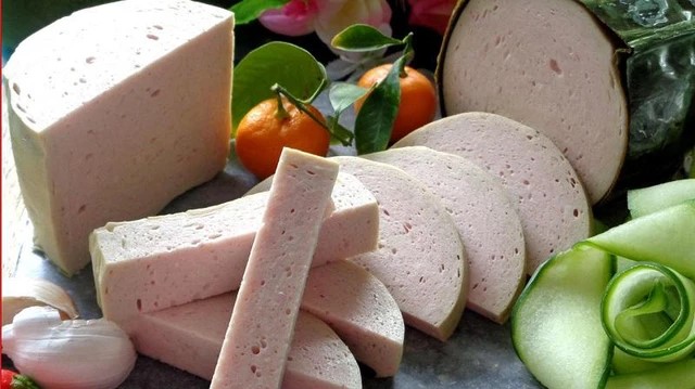 Chọn giò sạch ăn Tết cần biết 3 cách nhận biết hàn the - Ảnh 1.