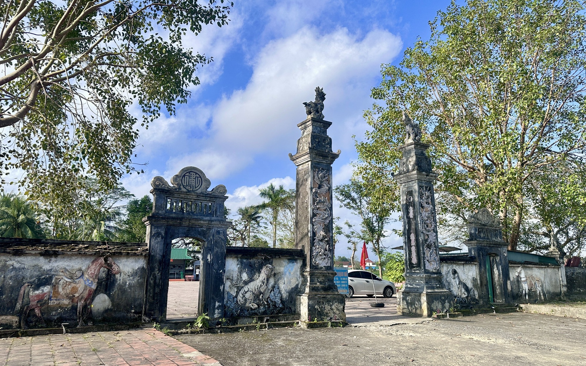 Những bí ẩn trong ngôi đền linh thiêng tồn tại hàng trăm năm ở xứ Nghệ