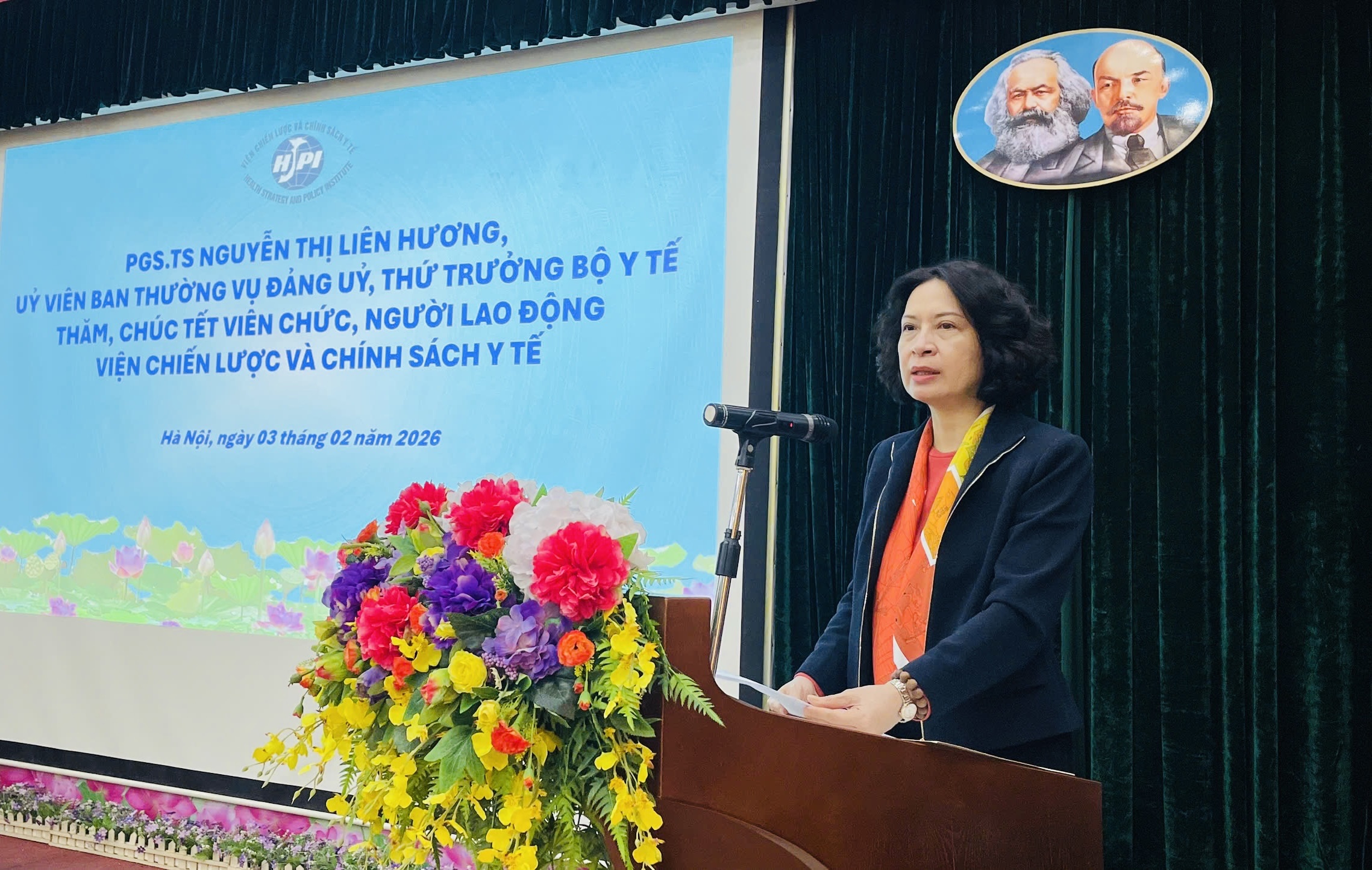 Thứ trưởng Nguyễn Thị Liên Hương chúc Tết Viện Chiến lược và Chính sách y tế- Ảnh 1.