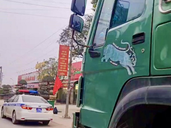 Phạt hơn 60 triệu đồng vì cơi nới thùng xe tải- Ảnh 1.