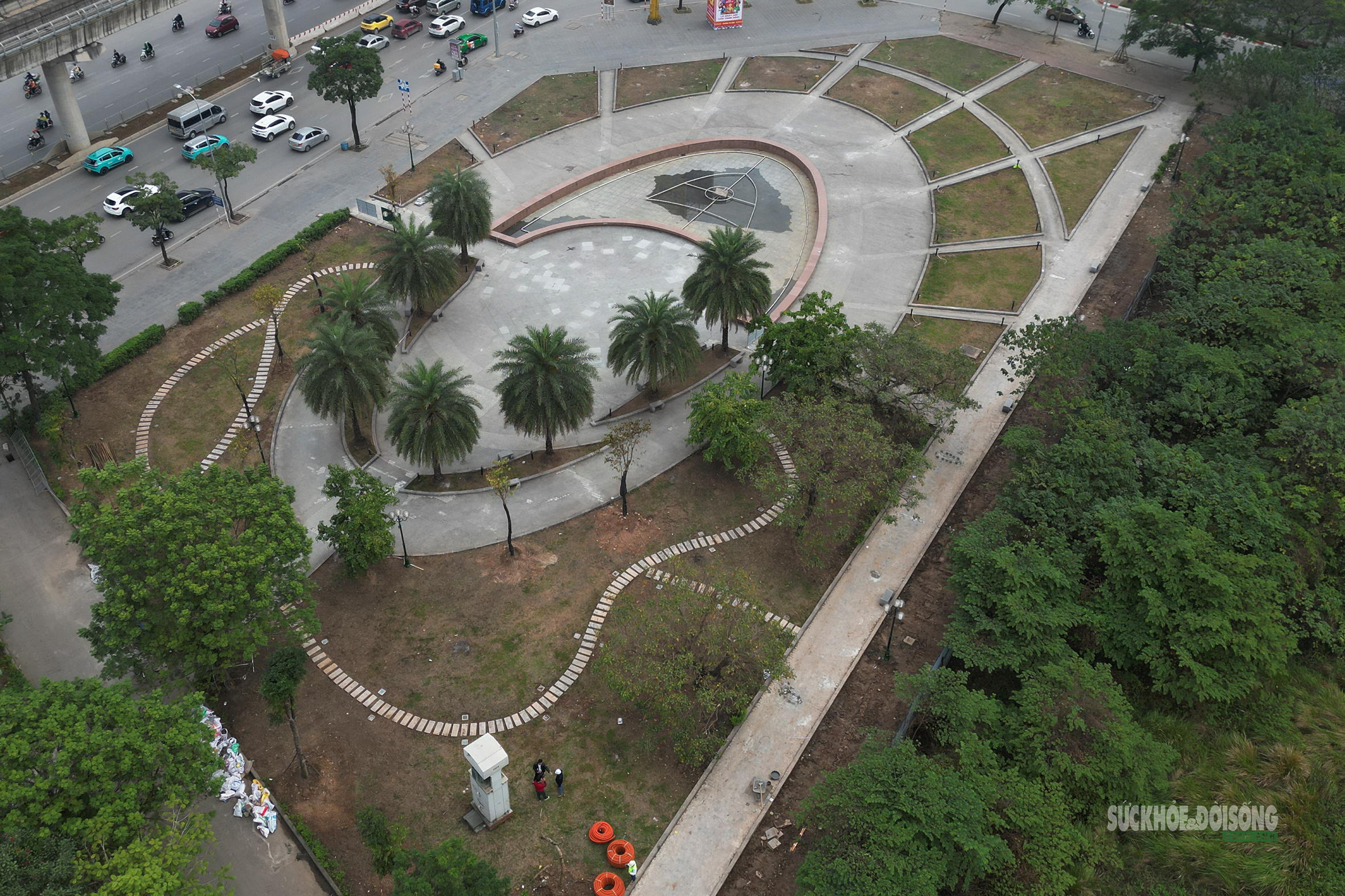 'Thay áo mới' cho công viên hồ điều hòa Mai Dịch dịp cận Tết- Ảnh 11.