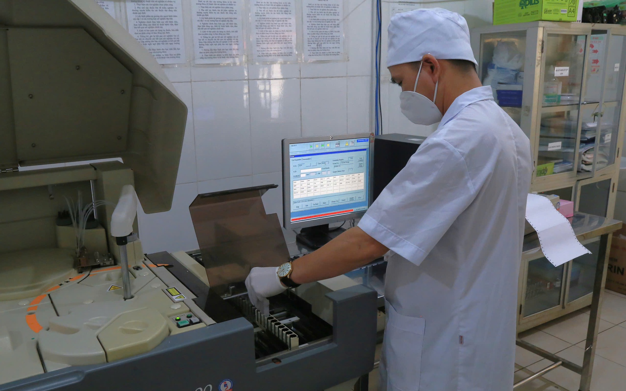 Bác sĩ giỏi về Hà Nội làm việc có thể được hỗ trợ nhà, 1.000 lần mức lương tối thiểu- Ảnh 1.