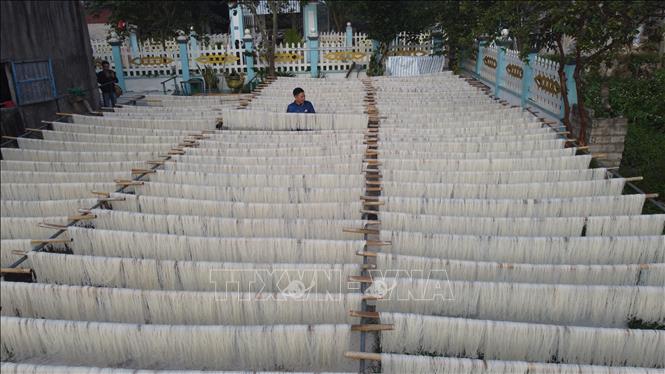 Các làng nghề rộn ràng vào vụ Tết- Ảnh 5.