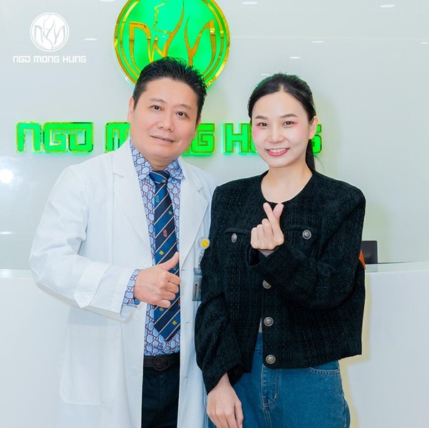 Chân dung Bác sĩ Ngô Mộng Hùng: Người đứng sau hàng nghìn ca tạo hình thành công- Ảnh 2.