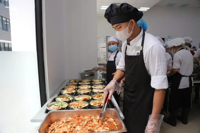 TPHCM tăng cường kiểm soát ATTP dịp Tết, mùa lễ hội- Ảnh 1.