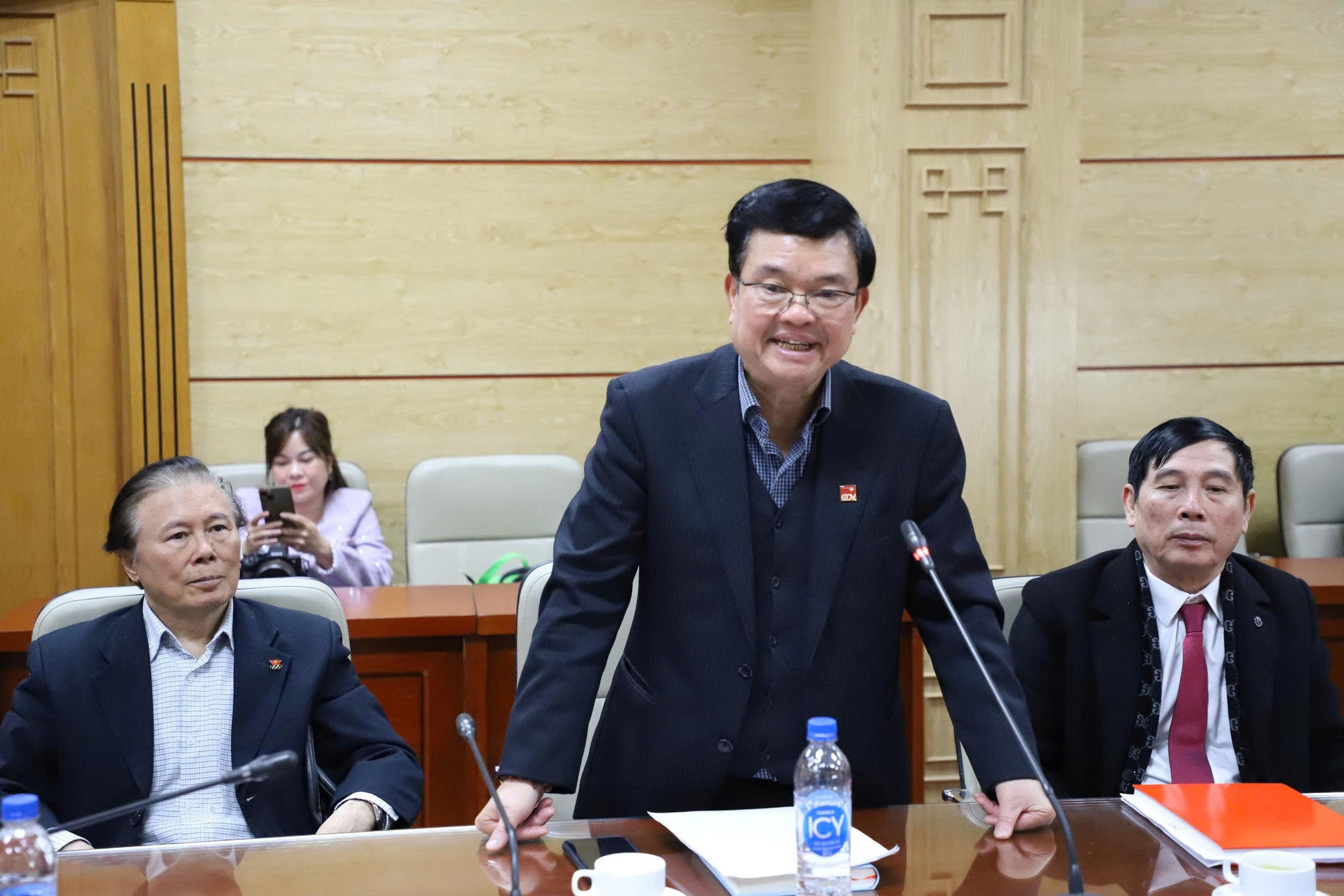 Thứ trưởng Thường trực Vũ Mạnh Hà làm việc với Hội Quân dân Y Việt Nam về công tác phát triển y dược cổ truyền- Ảnh 2.