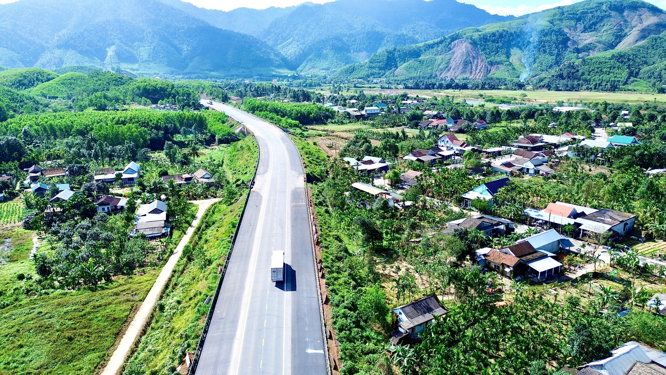 Phương án tổ chức giao thông cao tốc La Sơn - Hòa Liên dịp Tết- Ảnh 1.