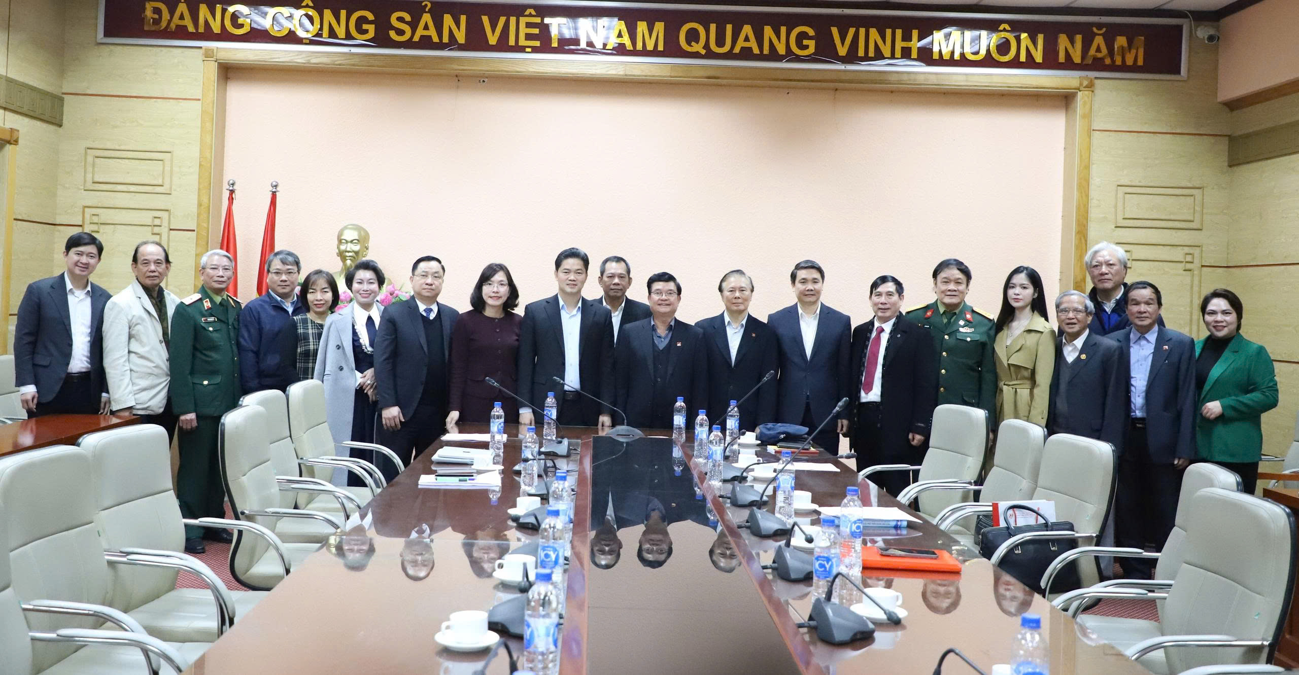 Thứ trưởng Thường trực Vũ Mạnh Hà làm việc với Hội Quân dân Y Việt Nam về công tác phát triển y dược cổ truyền- Ảnh 5.