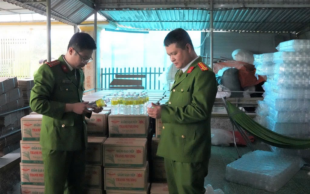 Nhiều vụ sản xuất, buôn bán thực phẩm giả bị phát hiện trước Tết- Ảnh 9.