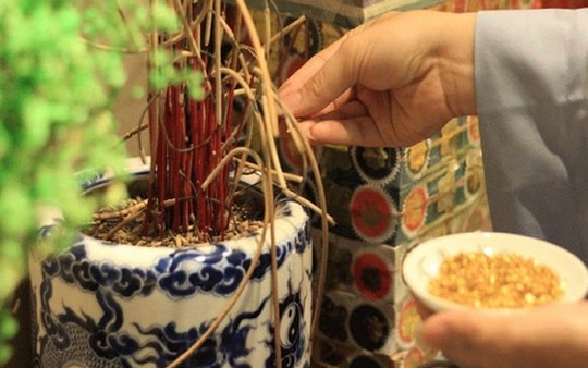 Mâm cúng ông Công ông Táo 2026 cần những gì, nên đặt ở đâu: Dưới bếp hay bàn thờ gia tiên?- Ảnh 3.