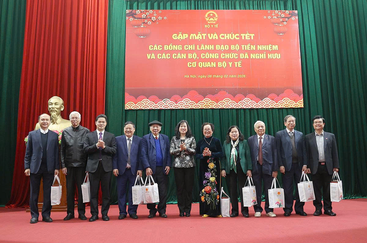 Bộ Y tế gặp mặt, chúc Tết lãnh đạo Bộ tiền nhiệm, cán bộ, công chức hưu trí- Ảnh 6.