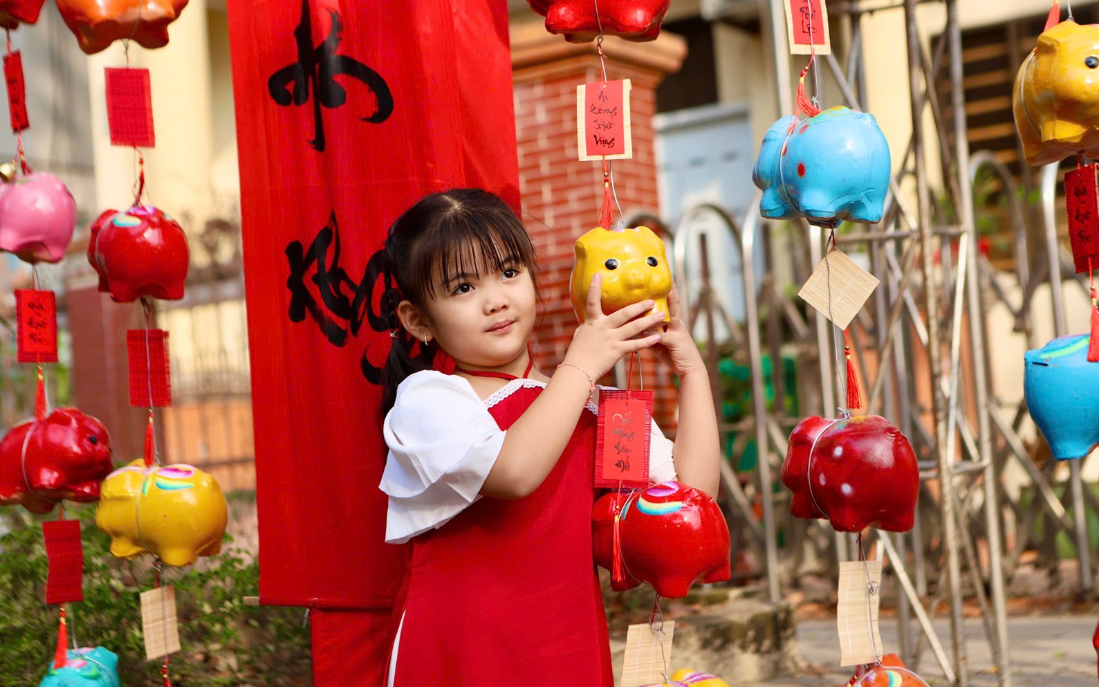 Du khách thích thú check-in dàn xe cổ của dân chơi TPHCM- Ảnh 14.