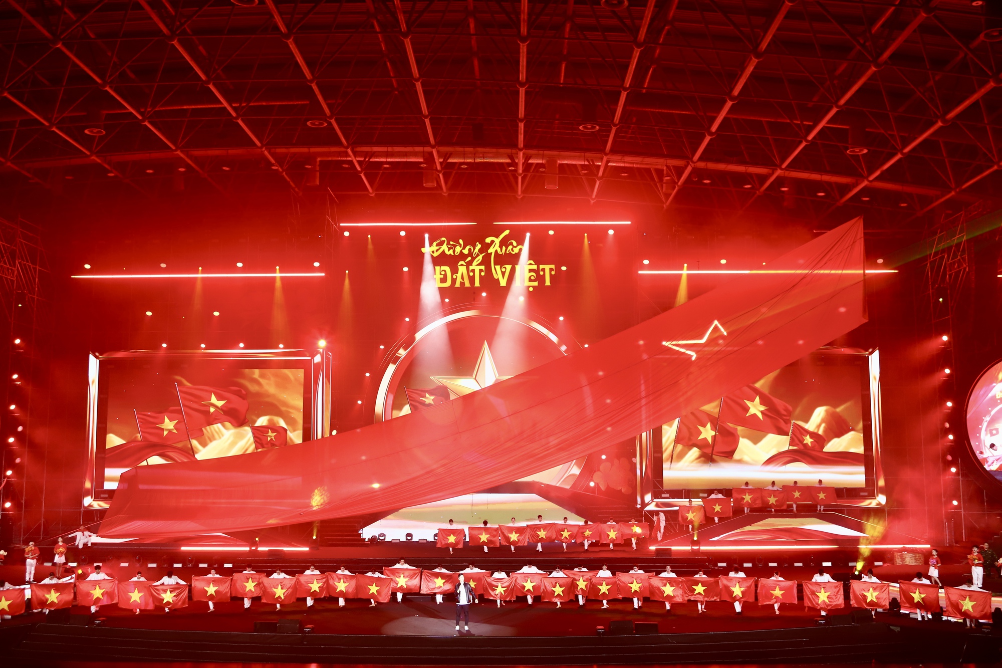 Tổng duyệt 'Đường Xuân đất Việt 2026': Sẵn sàng cho chương trình kết nối biên giới và hải đảo, từ Việt Nam ra thế giới- Ảnh 7. Tổng duyệt 'Đường Xuân đất Việt 2026': Sẵn sàng cho chương trình kết nối biên giới và hải đảo, từ Việt Nam ra thế giới- Ảnh 7.