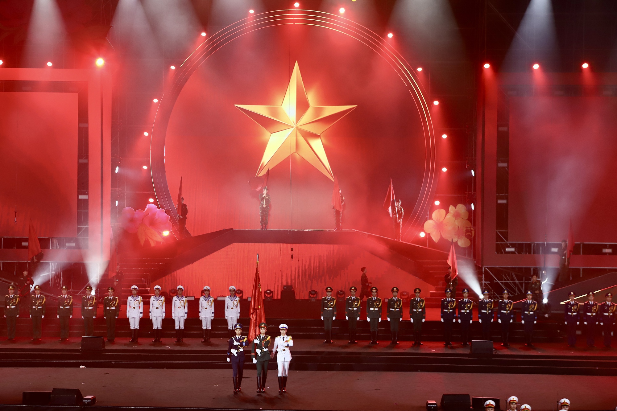 Tổng duyệt 'Đường Xuân đất Việt 2026': Sẵn sàng cho chương trình kết nối biên giới và hải đảo, từ Việt Nam ra thế giới- Ảnh 8. Tổng duyệt 'Đường Xuân đất Việt 2026': Sẵn sàng cho chương trình kết nối biên giới và hải đảo, từ Việt Nam ra thế giới- Ảnh 8.