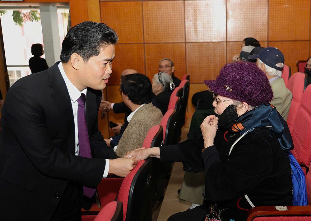 Bộ Y tế gặp mặt, chúc Tết lãnh đạo Bộ tiền nhiệm, cán bộ, công chức hưu trí- Ảnh 5.