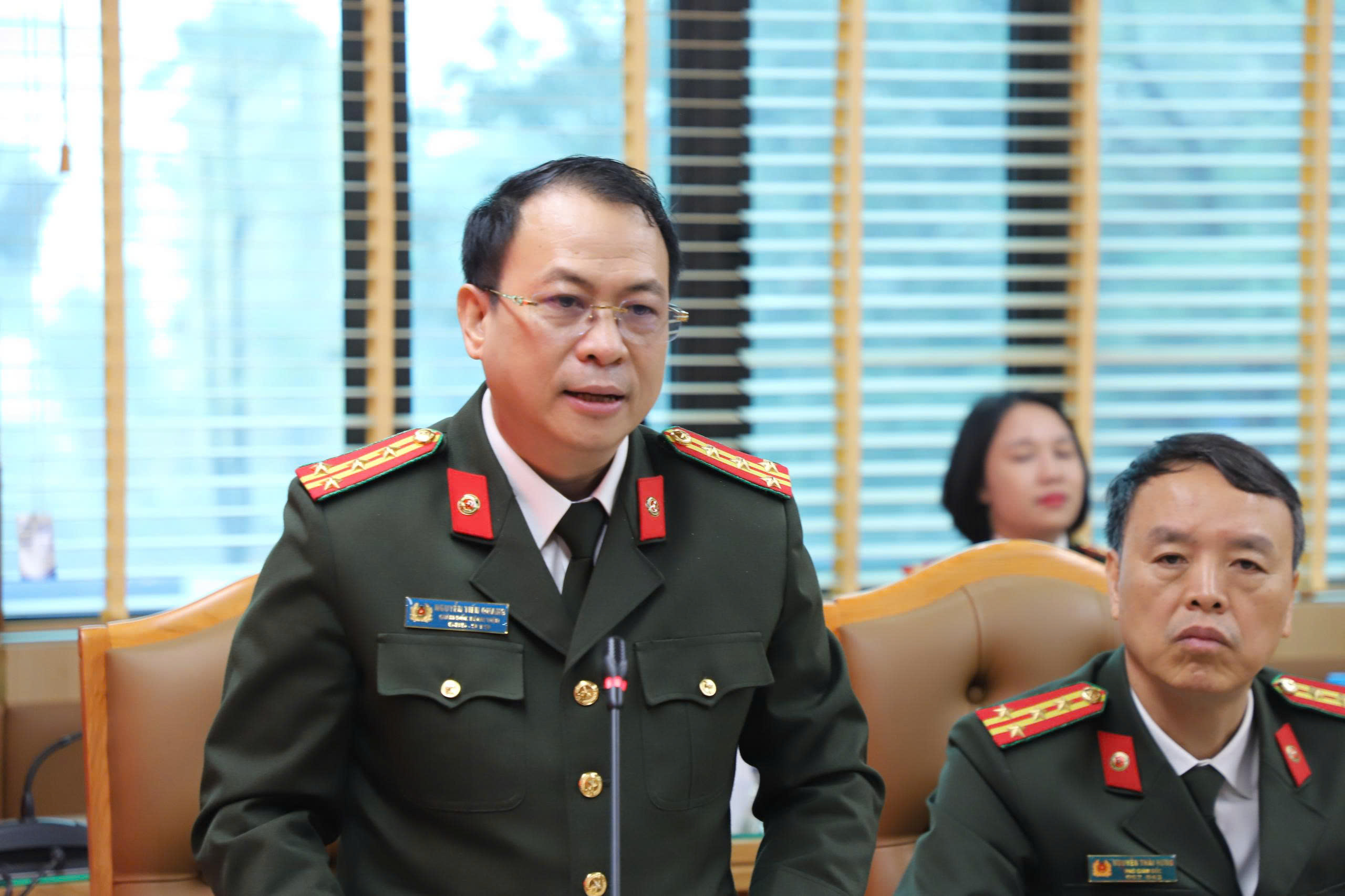 Thứ trưởng Bộ Y tế Trần Văn Thuấn thăm, kiểm tra công tác trực Tết tại Bệnh viện 19-8- Ảnh 2. Thứ trưởng Bộ Y tế Trần Văn Thuấn thăm, kiểm tra công tác trực Tết tại Bệnh viện 19-8- Ảnh 2.