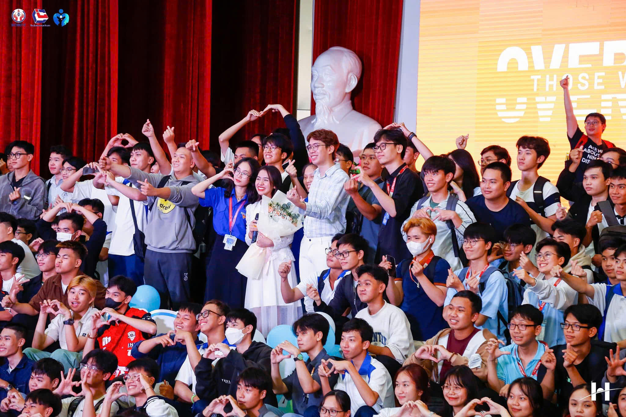 Cô gái 'gen Z' bước ra thế giới để trở về- Ảnh 6.