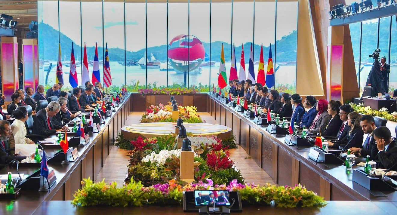 Cô gái 'gen Z' bước ra thế giới để trở về- Ảnh 2.