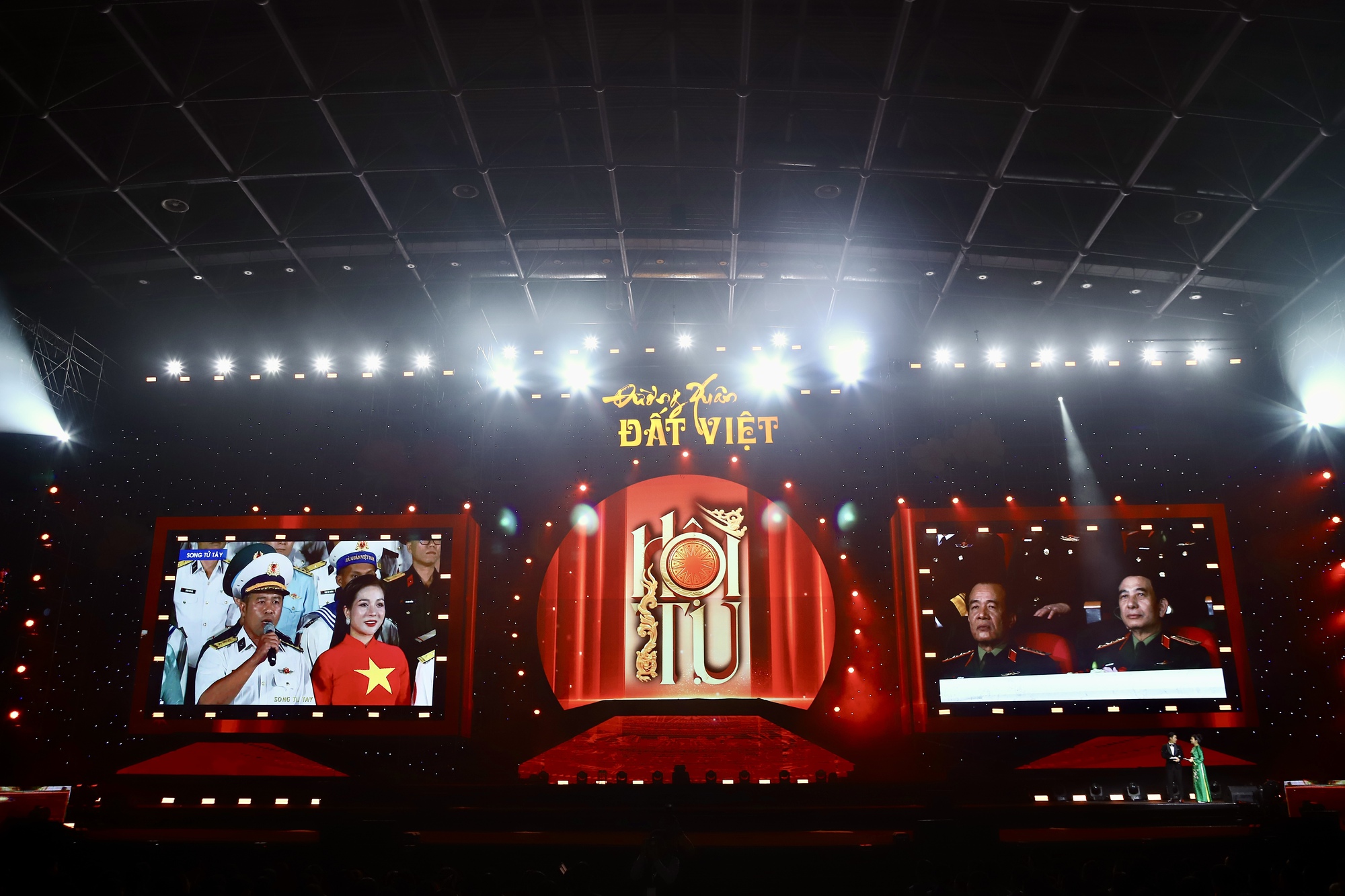 Đại tướng Phan Văn Giang chúc Tết cán bộ, chiến sĩ và nhân dân Trường Sa- Ảnh 3.