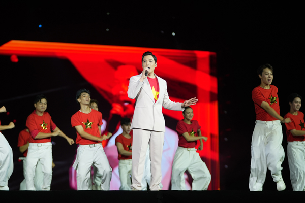 Người đứng đằng sau phim Tết chiếu mùng Một có sự xuất hiện của Xuân Hinh là ai?- Ảnh 1.