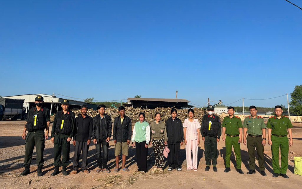 Gần 2.000 trường hợp vi phạm nồng độ cồn bị xử lý trong ngày 6/2- Ảnh 2.