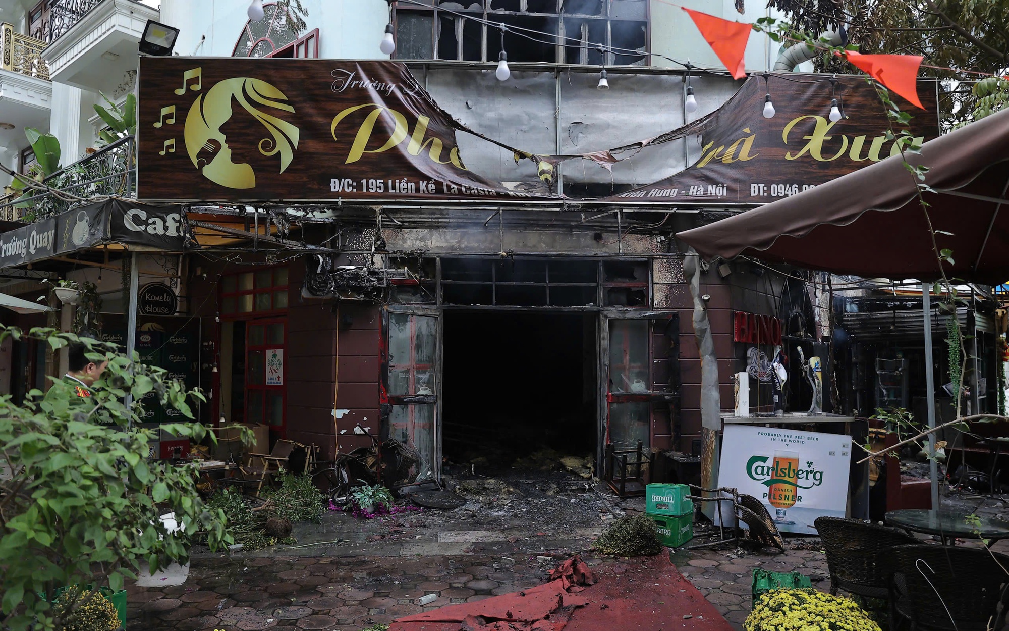 Cháy quán cà phê trong khu đô thị Văn Phú, lửa bùng phát từ tầng 1 nhà 4 tầng