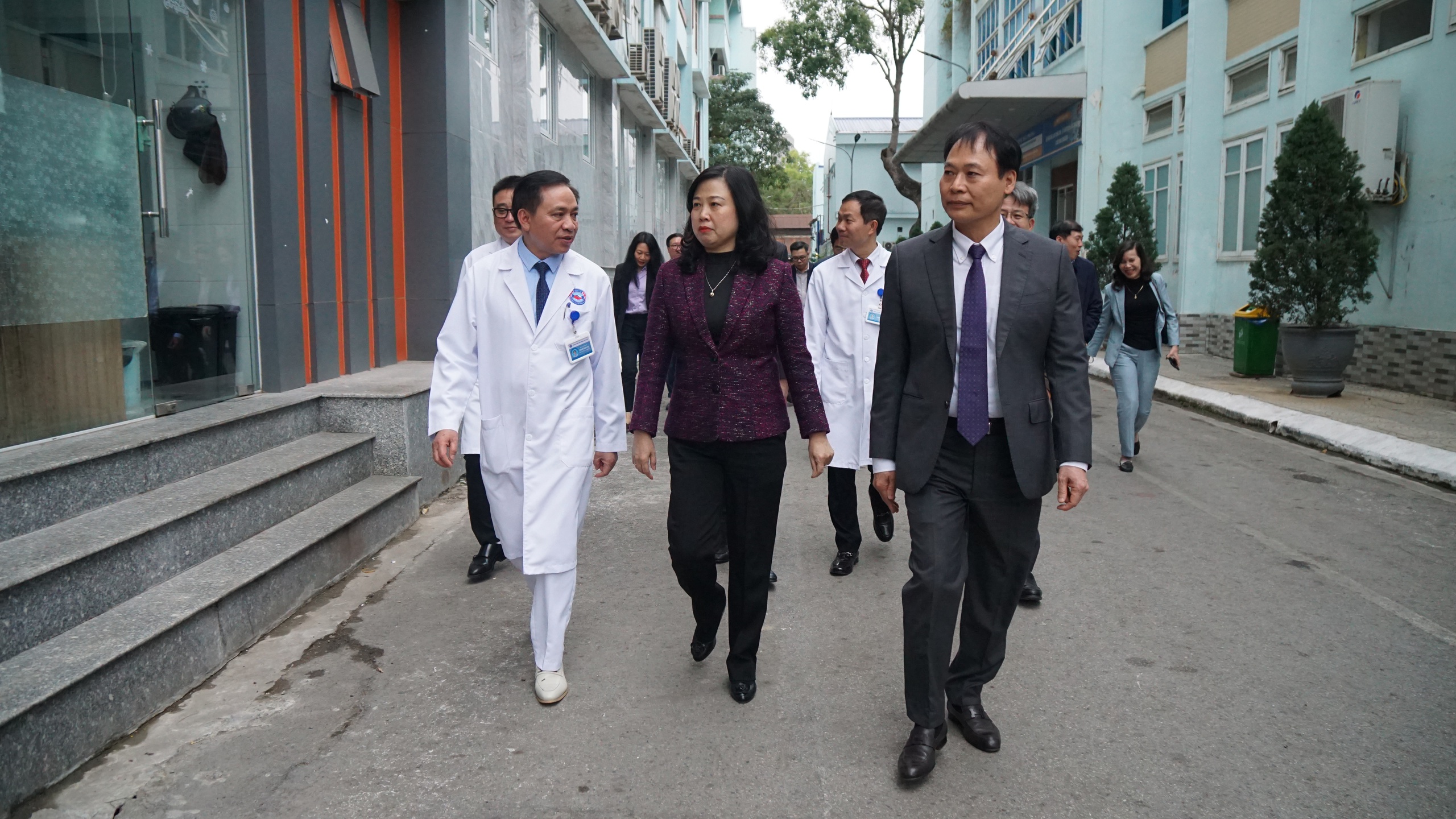 Bộ trưởng Bộ Y tế thăm, làm việc và chúc Tết cán bộ ngành y Hải Phòng- Ảnh 1.