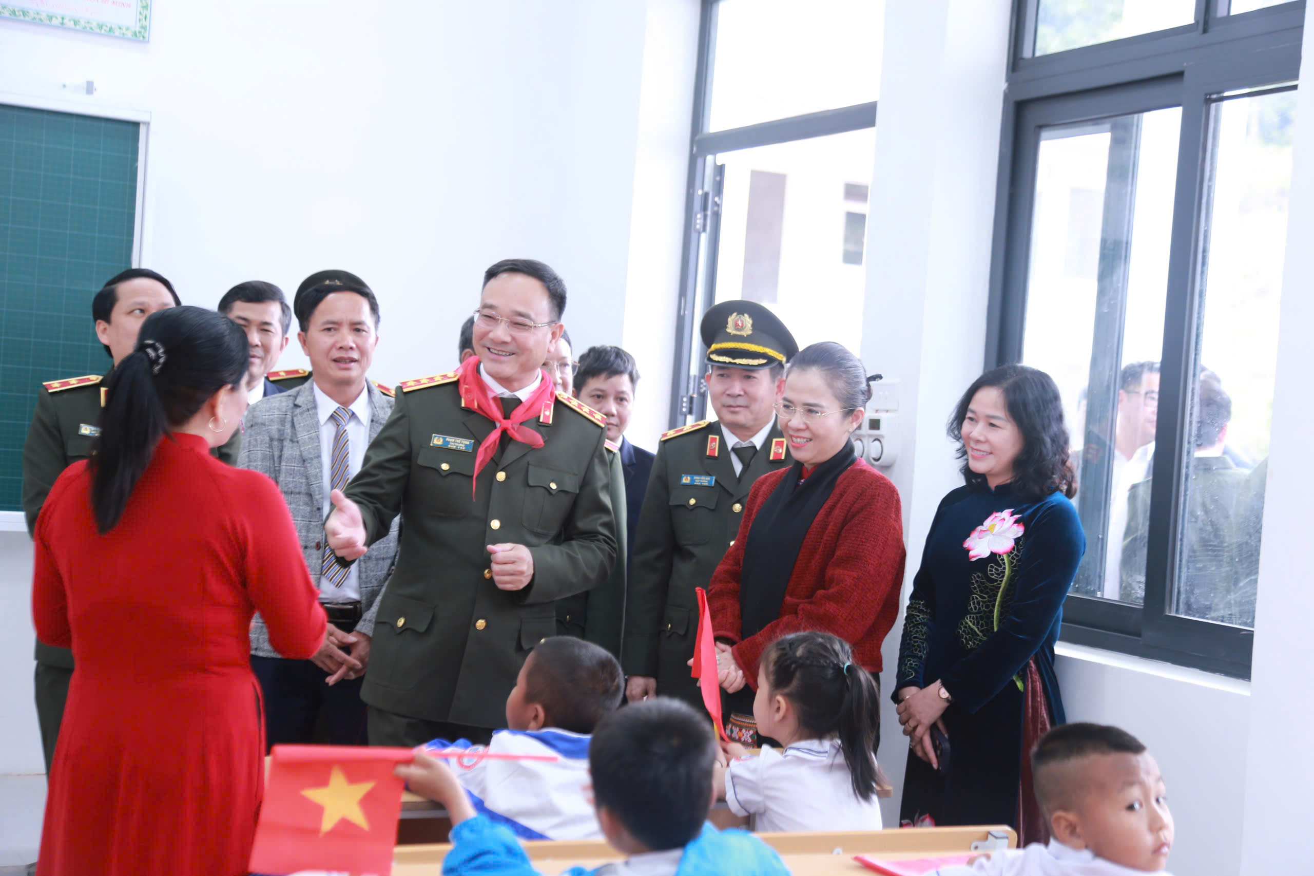 Bộ Công an khánh thành công trình tòa nhà khám, chữa bệnh Trung tâm Y tế Tương Dương- Ảnh 5.