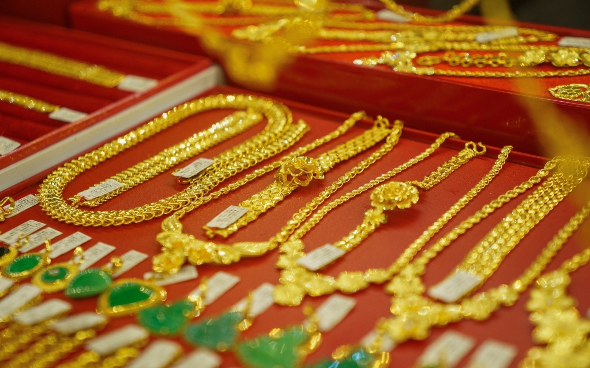 Chốt giá vàng hôm nay ngày 9/2 vẫn tăng rất mạnh