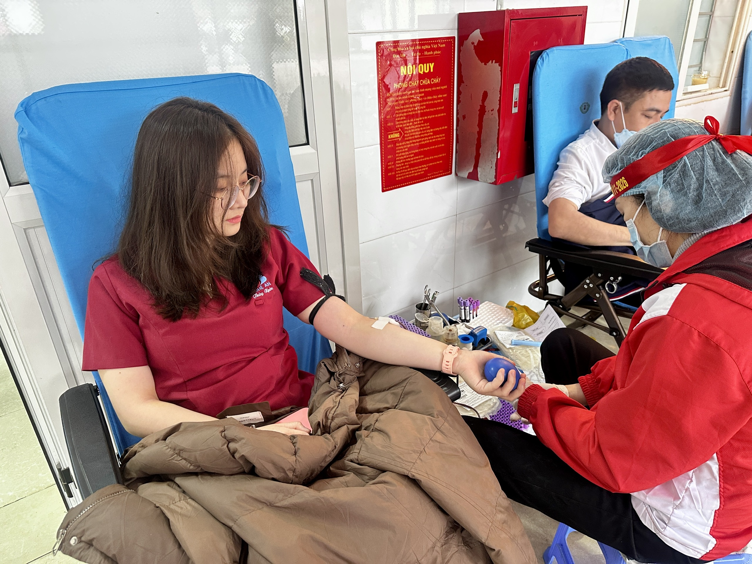 'Giọt hồng Blouse trắng' lan tỏa nghĩa cử cao đẹp hiến máu cứu người- Ảnh 8.