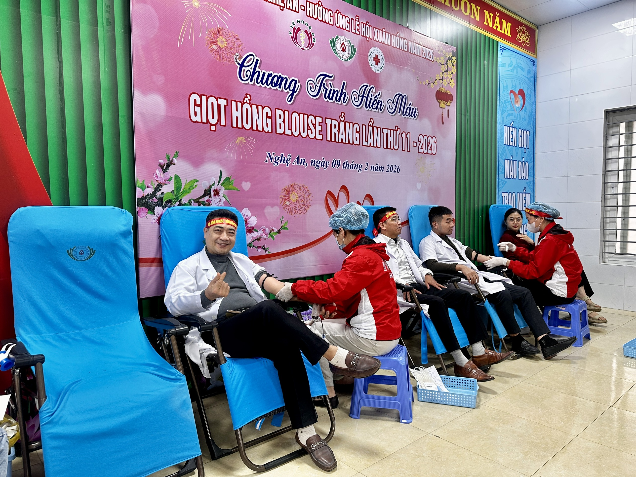 'Giọt hồng Blouse trắng' lan tỏa nghĩa cử cao đẹp hiến máu cứu người- Ảnh 3.