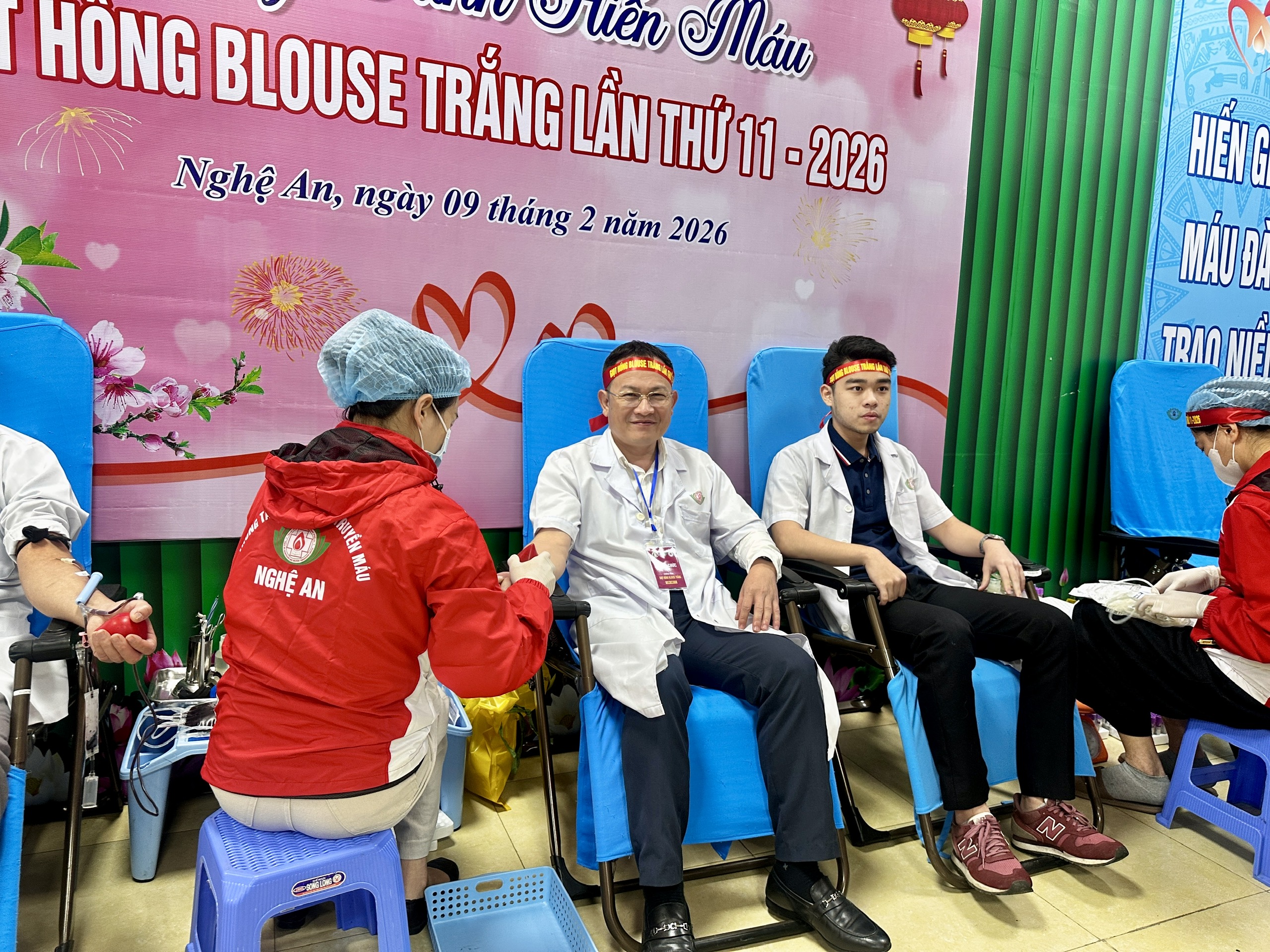 'Giọt hồng Blouse trắng' lan tỏa nghĩa cử cao đẹp hiến máu cứu người- Ảnh 2.
