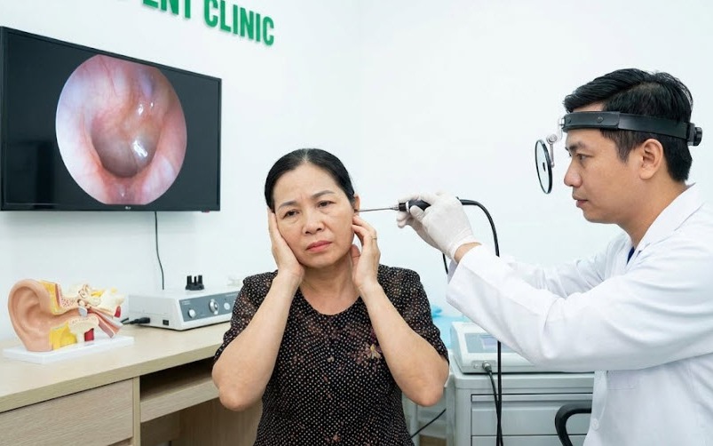 Ù tai kéo dài, người phụ nữ được phát hiện u cuộn nhĩ hiếm gặp- Ảnh 2. Ù tai tưởng vô hại nhưng có thể liên quan đột quỵ