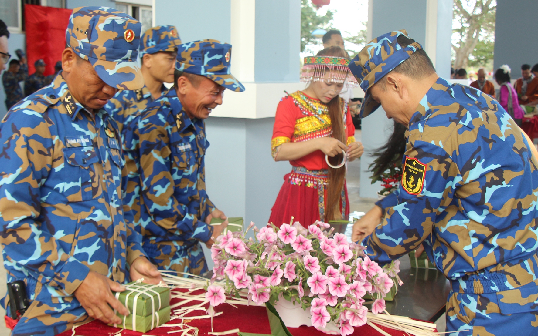 Ấm áp chương trình "Xuân chung tay giữ biển – Tết thắm tình quân dân"