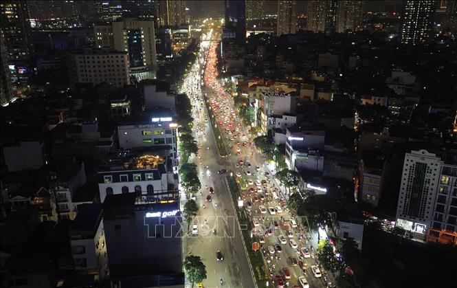 Đường phố Hà Nội đông nghẹt người những ngày cận Tết- Ảnh 4.