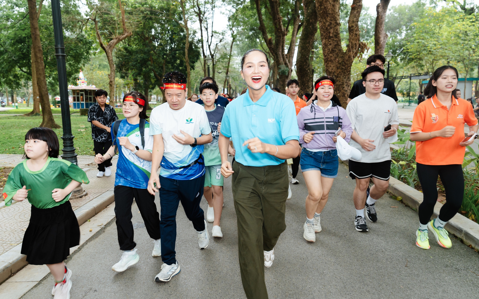 Căn bệnh hiếm diễn tiến nhanh, nguy cơ suy thận và tử vong cao nếu chỉ điều trị hỗ trợ- Ảnh 3.