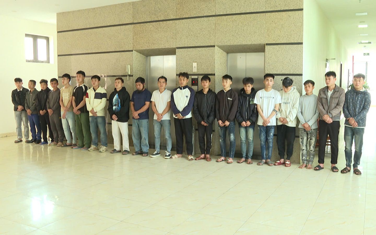 Triệu tập nhóm đối tượng tung tin giả bị "công an đánh"