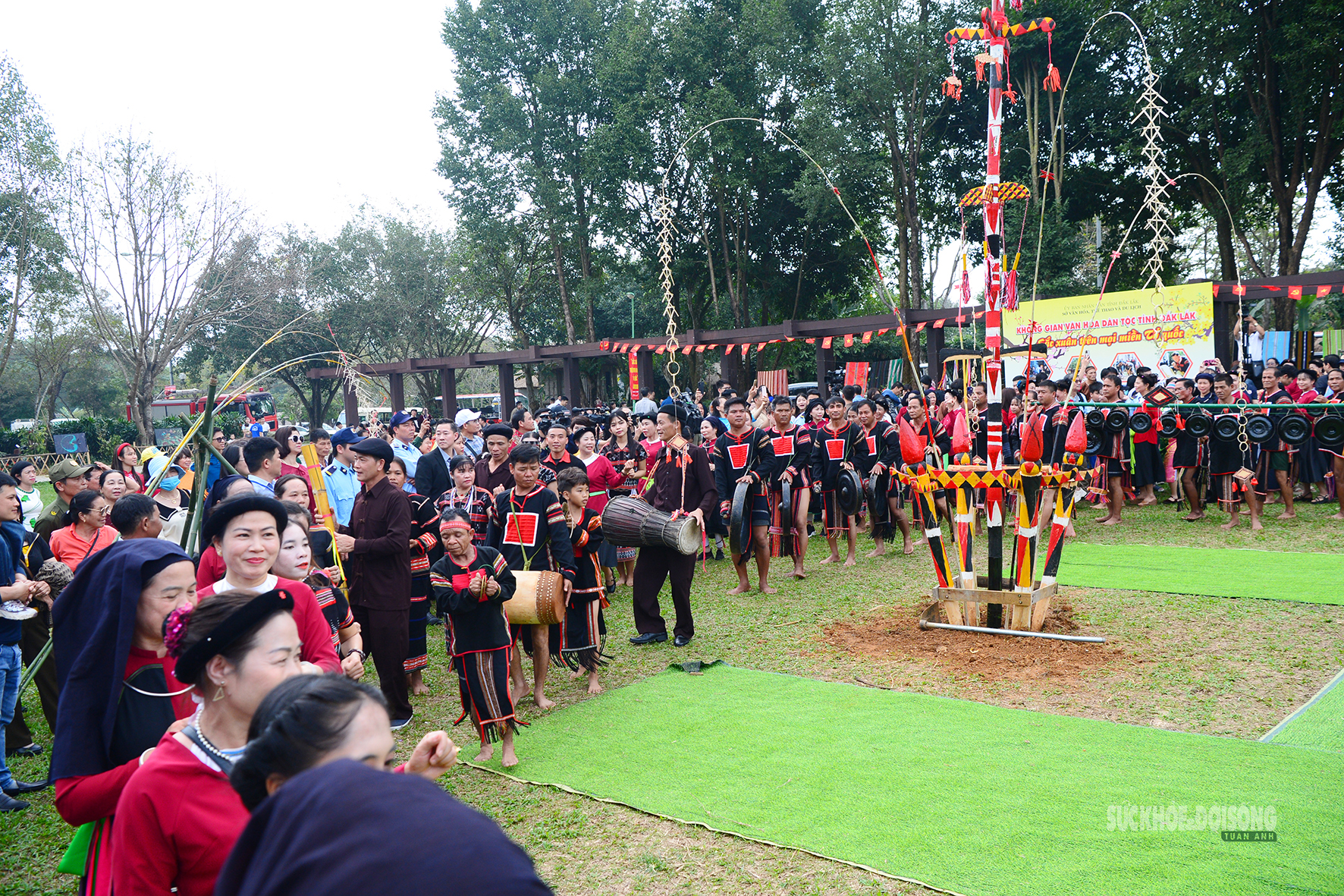 Nghi lễ cầu mùa Tây Nguyên tái hiện giữa không gian hội xuân- Ảnh 9. Nghi lễ cầu mùa Tây Nguyên tái hiện giữa không gian hội xuân- Ảnh 9.