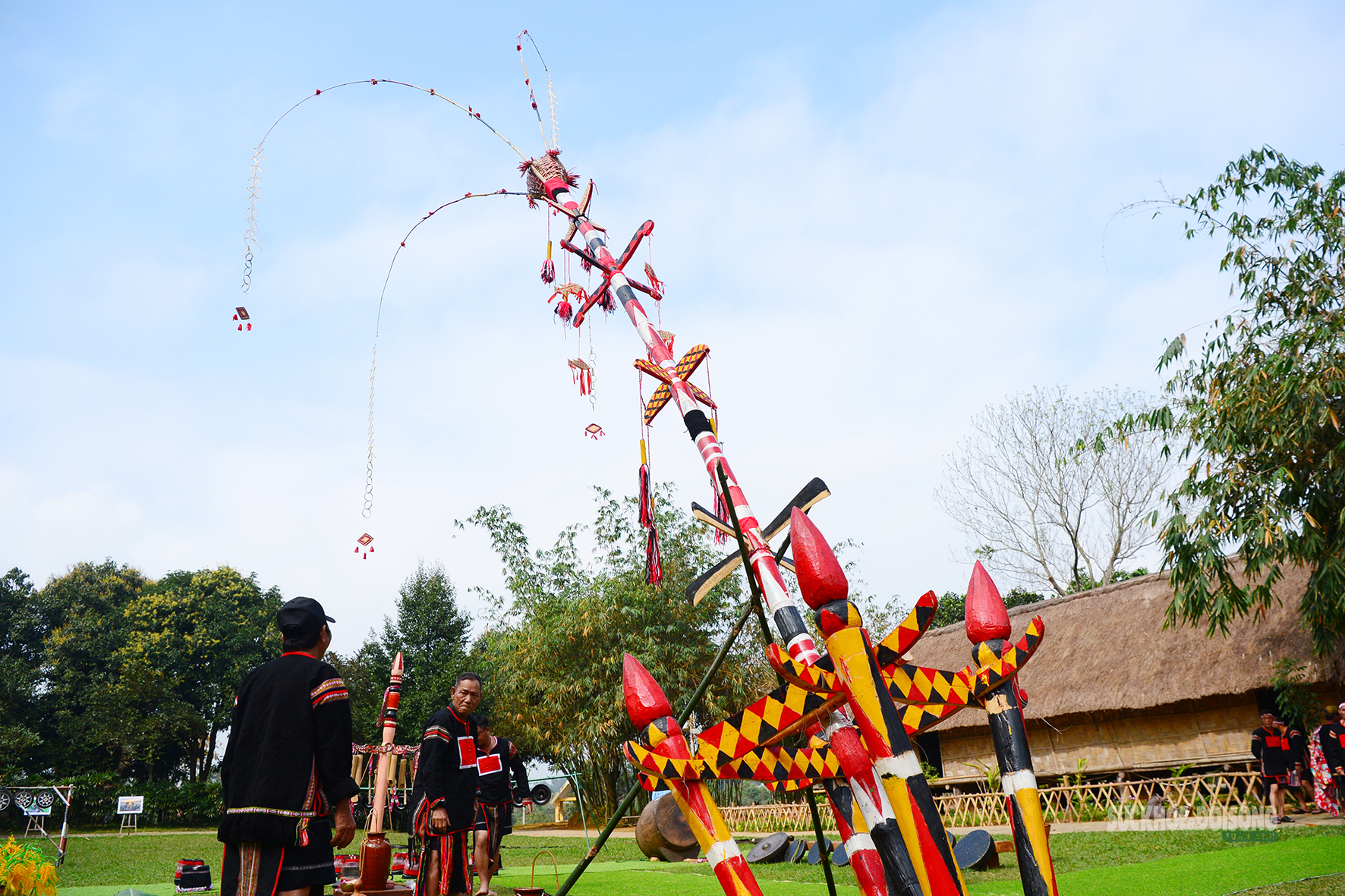 Nghi lễ cầu mùa Tây Nguyên tái hiện giữa không gian hội xuân- Ảnh 3. Nghi lễ cầu mùa Tây Nguyên tái hiện giữa không gian hội xuân- Ảnh 3.