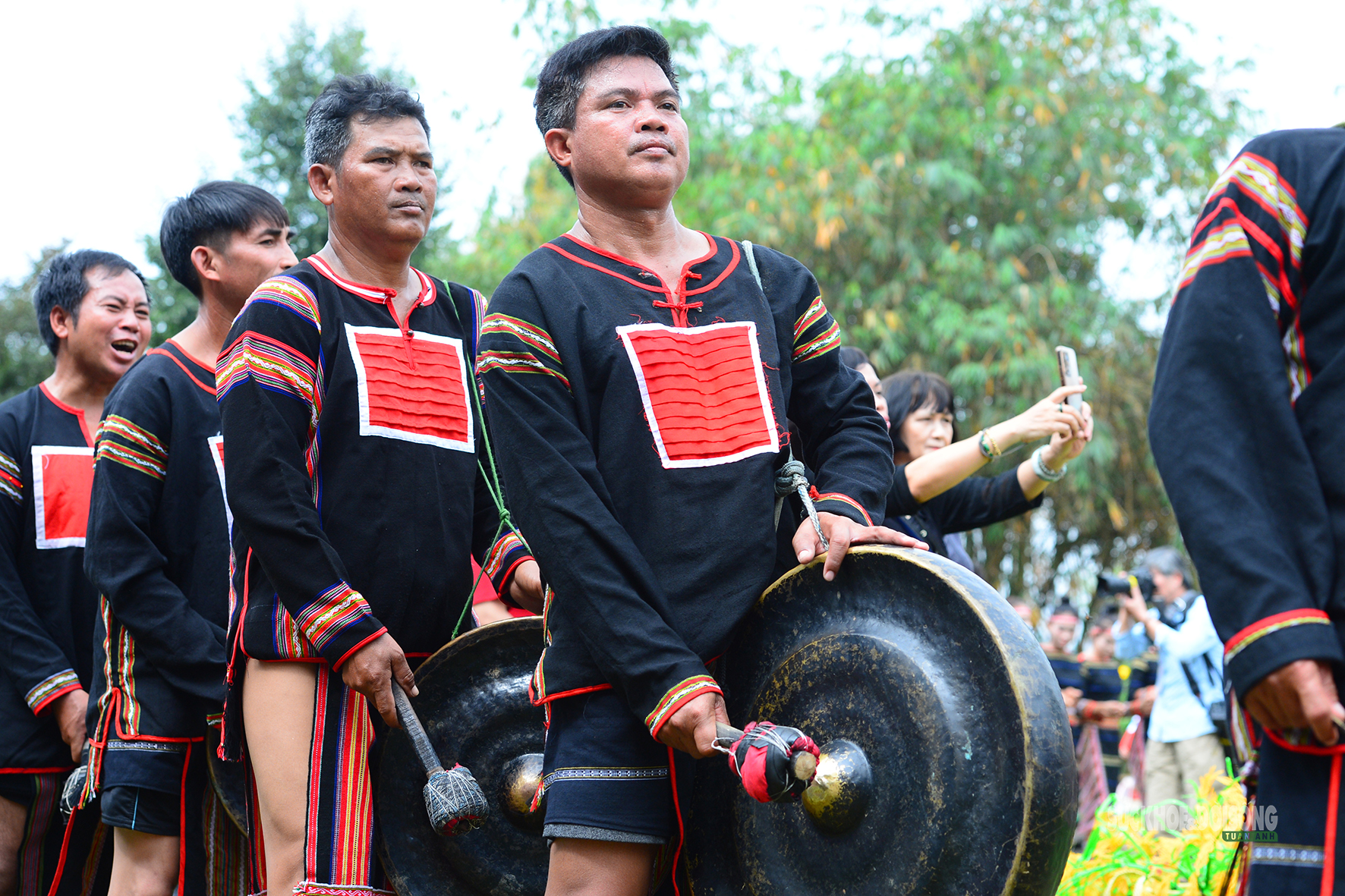 Nghi lễ cầu mùa Tây Nguyên tái hiện giữa không gian hội xuân- Ảnh 6. Nghi lễ cầu mùa Tây Nguyên tái hiện giữa không gian hội xuân- Ảnh 6.