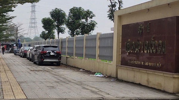 Chung cư Gelexia và Viện Pháp y Quốc gia bị 'bủa vây' bởi bãi xe không phép- Ảnh 4.