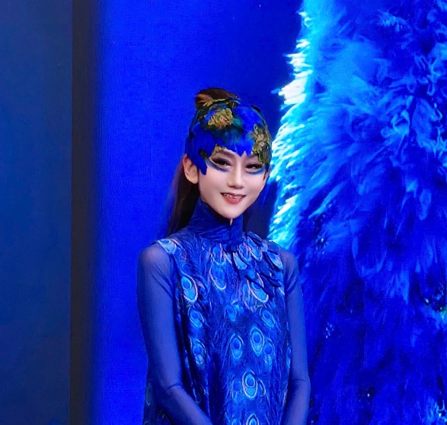 ‘Khổng tước’ Dương Lệ Bình: Bí mật thực đơn và kỷ luật ăn uống giúp ‘trẻ mãi không già’- Ảnh 1. ‘Khổng tước’ Dương Lệ Bình: Bí mật thực đơn và kỷ luật ăn uống giúp ‘trẻ mãi không già’- Ảnh 1.