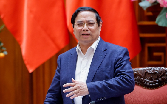 Thủ tướng kêu gọi người dân bình tĩnh, không hoảng hốt trước biến động của xăng dầu