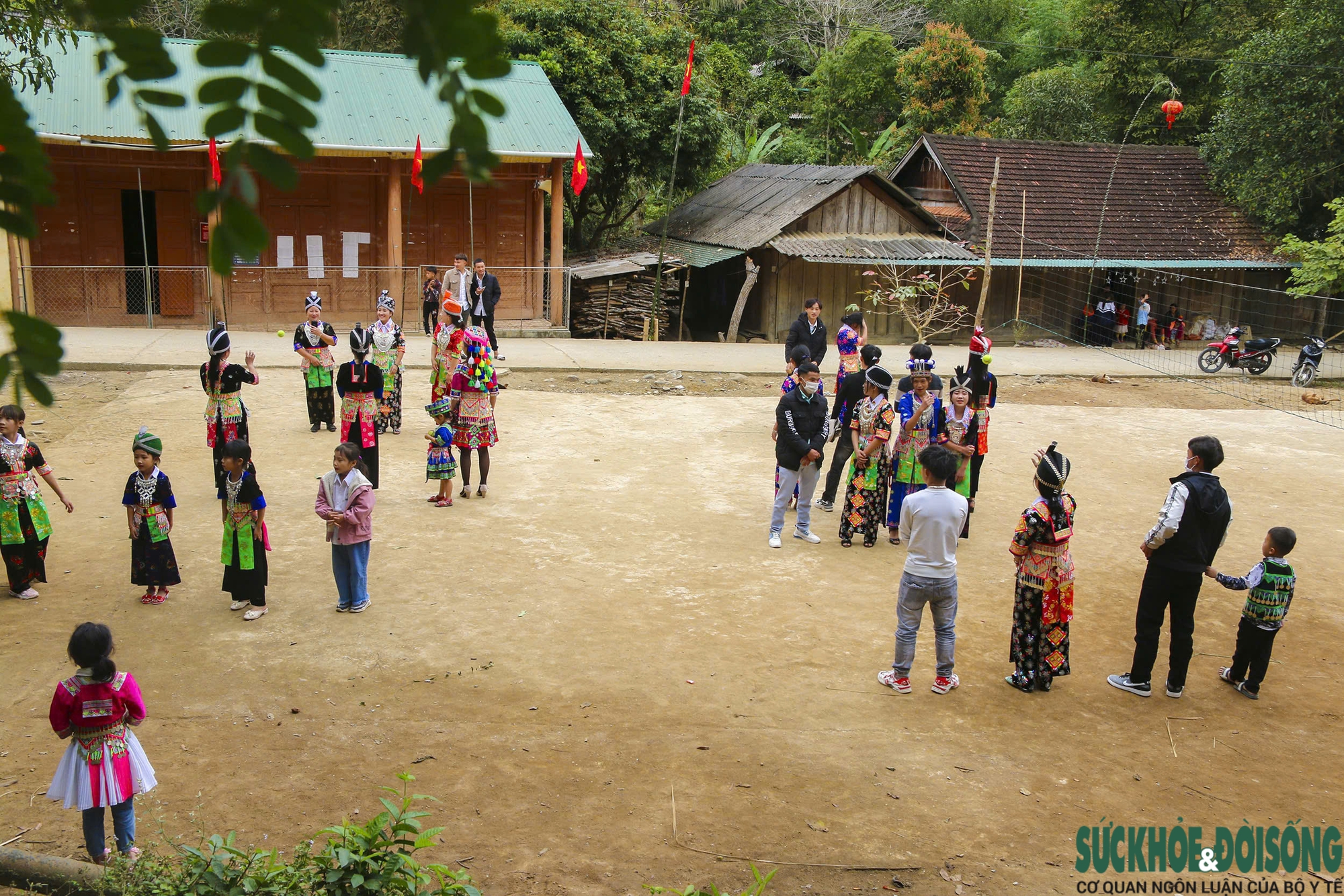 Vòng luẩn quẩn tảo hôn ở miền Tây Nghệ An: Cuộc chiến ngăn chặn tảo hôn miền biên viễn (Kỳ 1)- Ảnh 2.