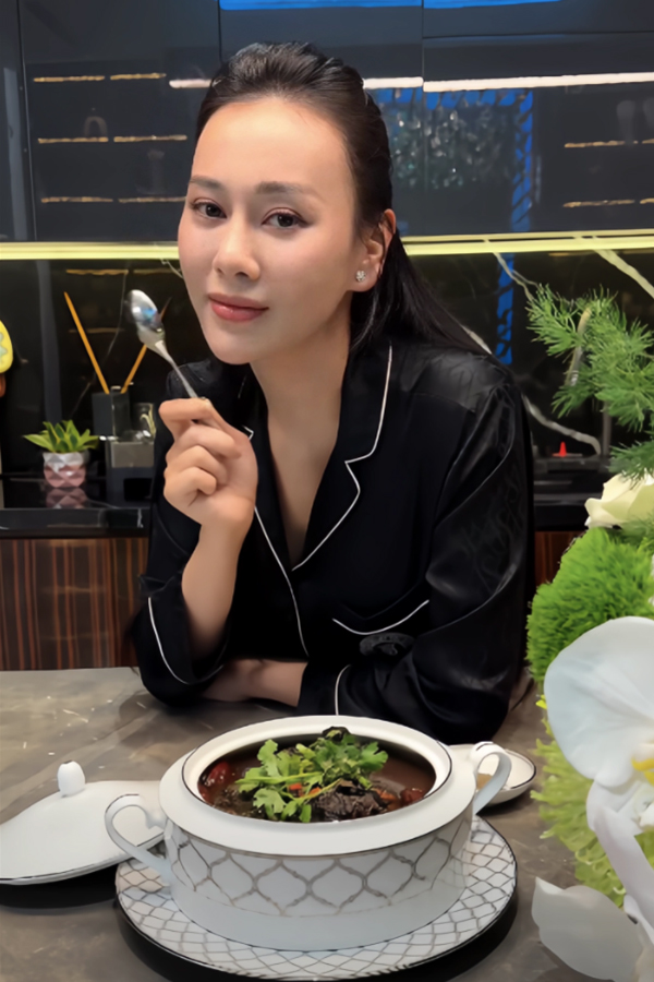 Diện mạo Phương Oanh khi xuất hiện trở lại- Ảnh 1.