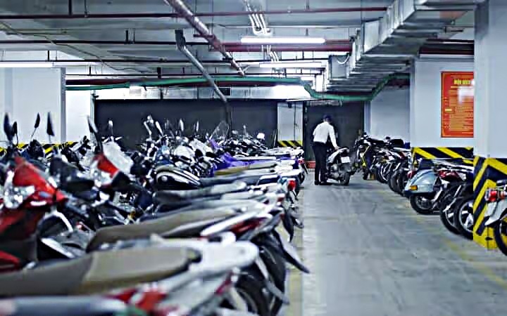 Hà Nội tổng vệ sinh, chỉnh trang hạ tầng giao thông, đô thị phục vụ bầu cử- Ảnh 1. Hà Nội rà soát, chấn chỉnh các điểm đỗ xe trước ngày bầu cử