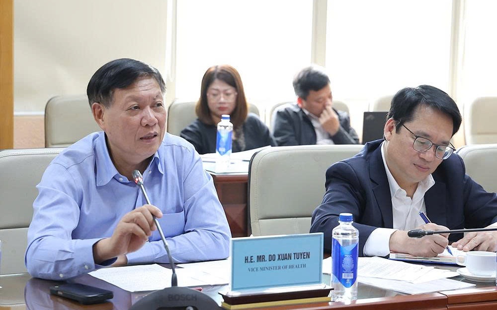 Bộ Y tế trao tặng Kỷ niệm chương 'Vì sức khoẻ nhân dân' cho 2 chuyên gia của CDC Hoa Kỳ tại Việt Nam
- Ảnh 7.